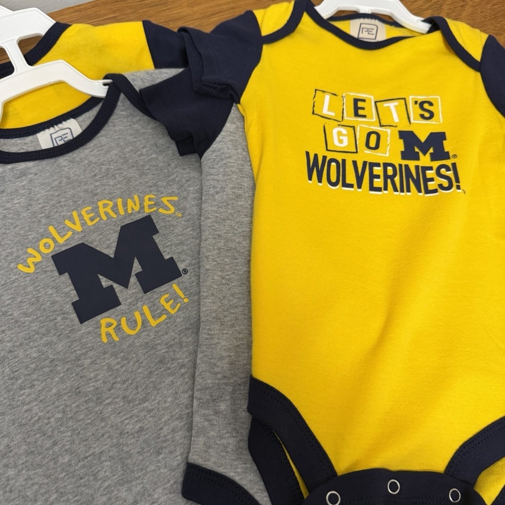 2pk NWT 12 Month Navy Michigan Wolverines Logo BABY INFANT Bodysuit Creeper
